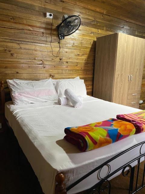 Camp Taveuni Hostel มาเตย์ ภายนอก รูปภาพ