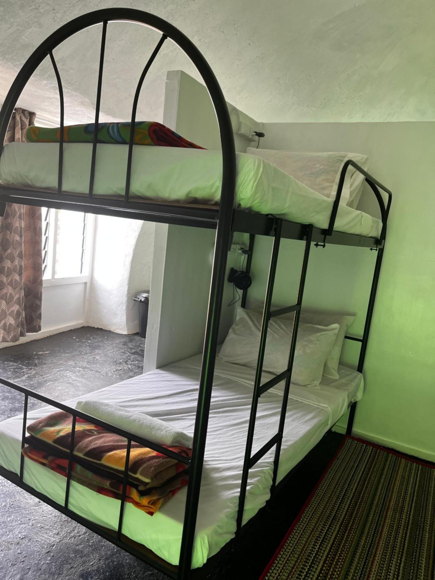 Camp Taveuni Hostel มาเตย์ ภายนอก รูปภาพ